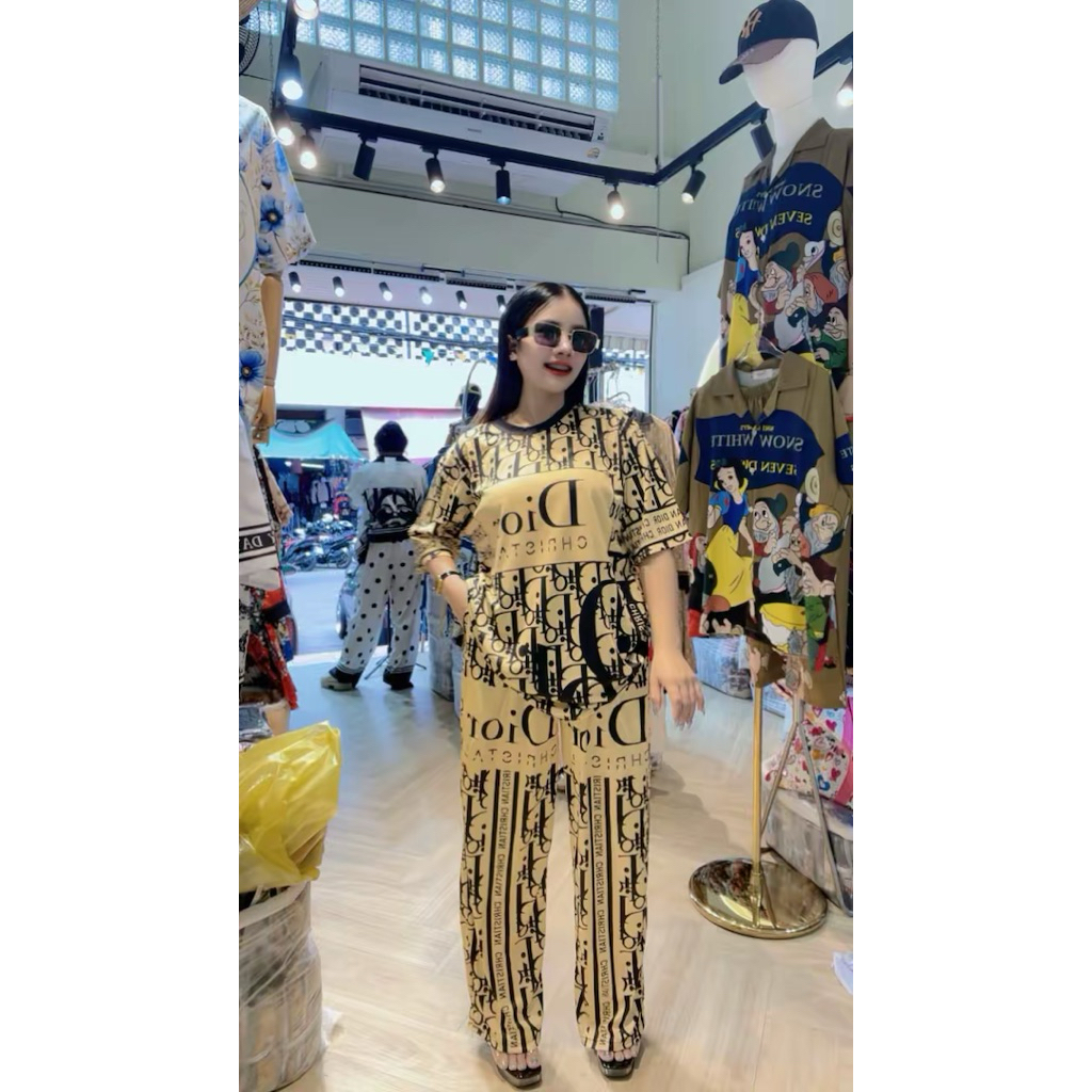 ตากร้า 1️⃣4️⃣เสื้อคอวี คอกลม กางเกงขายาว ผ้าเด้ง นุ่มๆสีไม่ตกนะคะ  ลายสวยๆคมชัด ผ้าใส่สบาย ทรงสวยมากๆใส่ออกมาดูดี