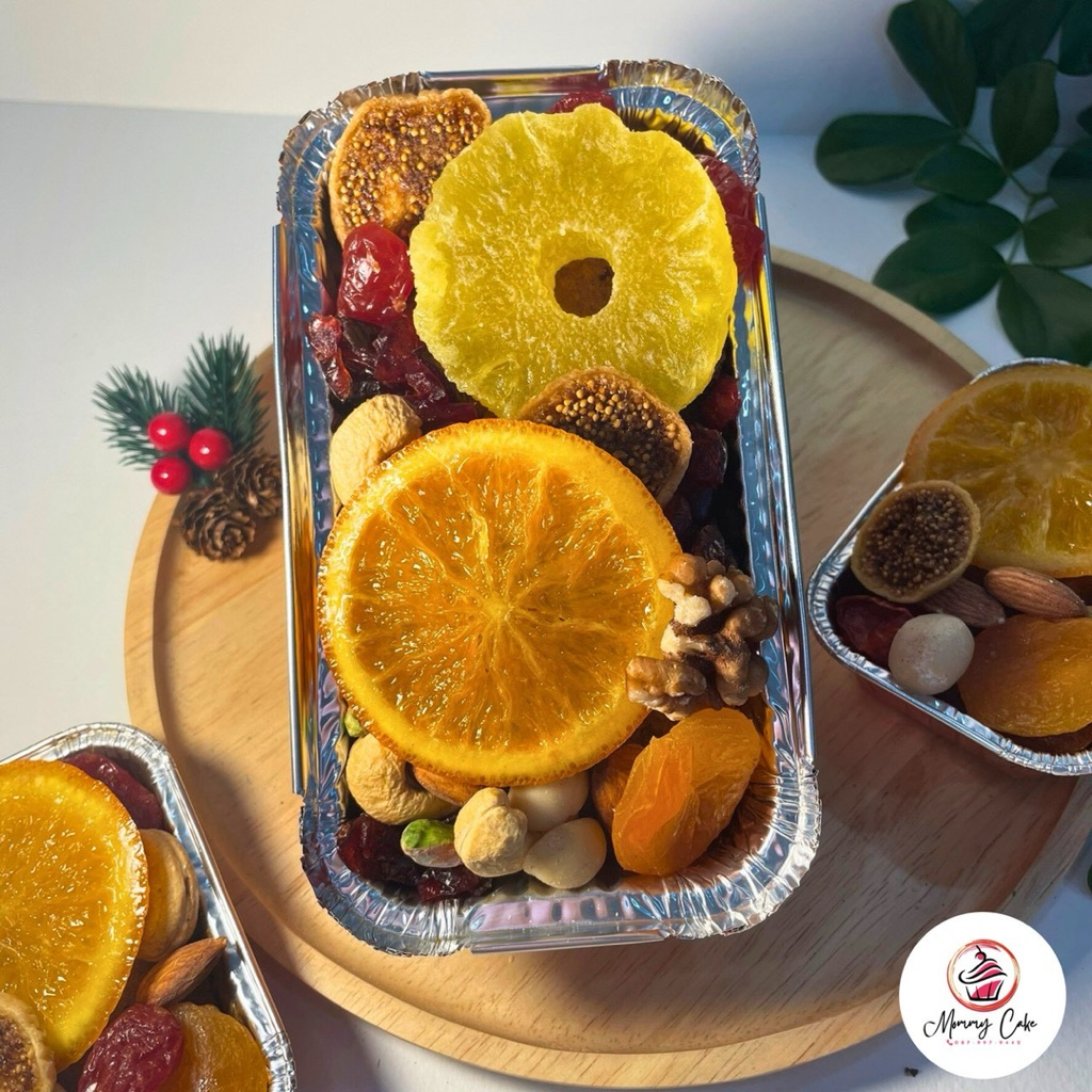 Rum fruit cake หมักเหล้ารัมแท้ Captain Morgan dark rum ผสมผลไม้หมักหลากหลายชนิด ที่ใช้เวลาหมักนานกว่า 1 เดือน