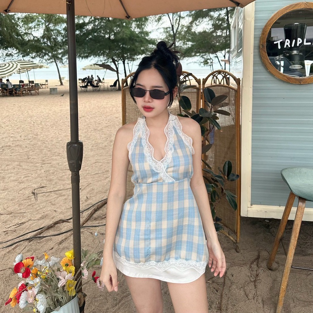 เสื้อคล้องคอ ทรงมินิเดรส แต่งลูกไม้รอบตัว ด้านหลังสม็อค