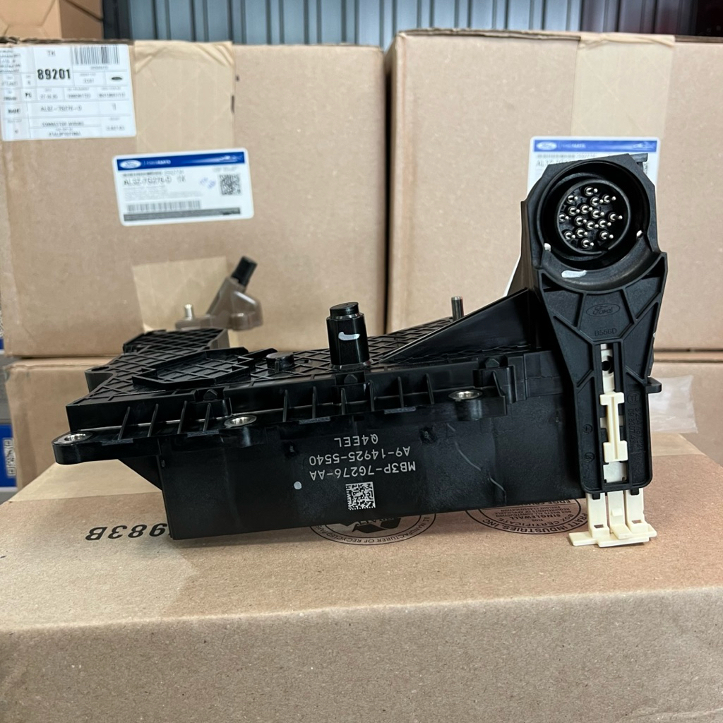 (TCM 6R80) หลีดเฟรม Ford Ranger T6,BT50 Pro ใหม่แท้ เบิกศูนย์ 	WFAL3Z7G276D