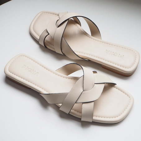 รองเท้าแตะผู้หญิงแฟชั่น 🍇GRAPE🍇  ดีไซน์เรียบหรู ใส่สบาย รองเท้าแตะที่สาวๆ ควรเก็บฯ PICHA SHOES