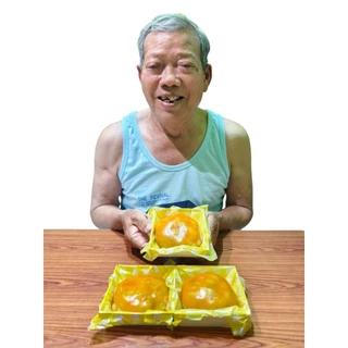 ขนมเปี๊ยะบุญเต็ง อร่อยเข้มข้น แป้งบางนุ่ม ไส้ทะลัก โมจิหนึบหนับอร่อยมาก กินอร่อยมากๆ 250 กรัม by บุญเต็ง