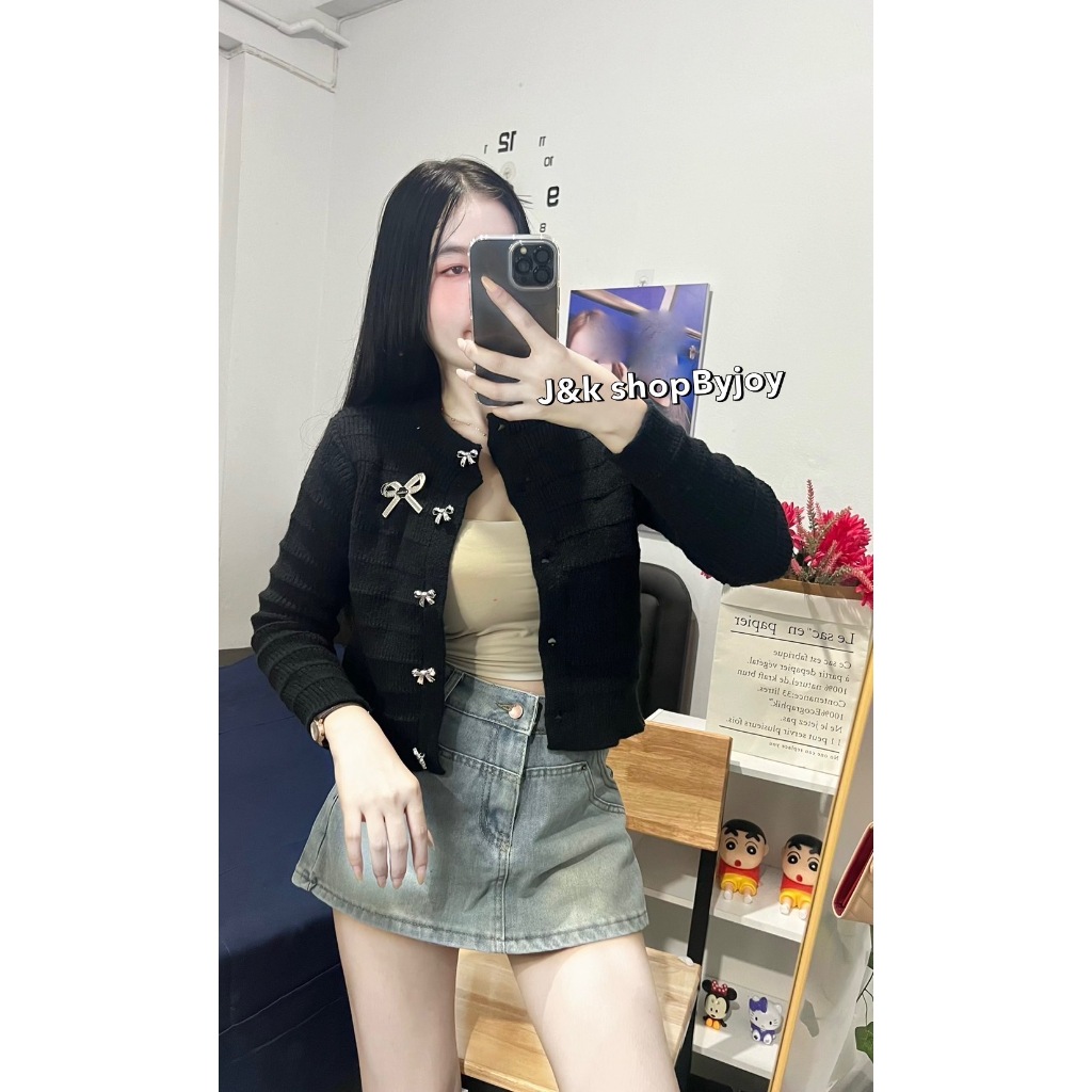 เสื้อคลุมคาดิแกนกระดุมโบว์สุดเก๋ แถมเข้มขัดสวยๆๆ ต้อนรับคริสต์มาสหน้าหนาวเลยจรา…สาวๆ รีบจับจอง