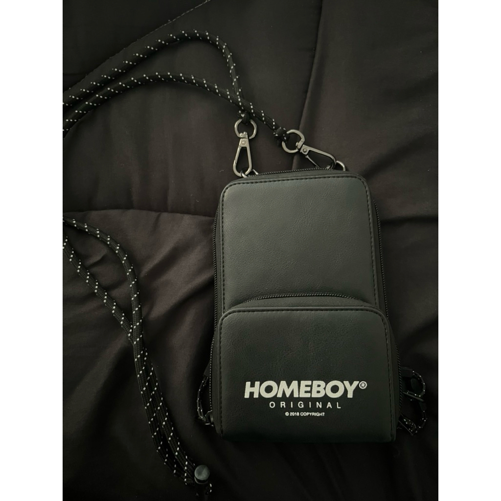 [มือสอง] กระเป๋าสะพายข้างสีดำ HOMEBOY CROSSBODY ♟️