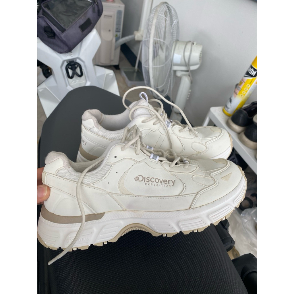 รองเท้าผ้าใบ ยี่ห่อ Discovery Expedition
