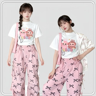 MC059 พร้อมส่ง ชุดเซ็ตลูกสาว เสื้อลาบูบู้ กางเกงคาร์โก้สีชมพู ผ้าไหมเกาหลี กระเป๋าใช้งานได้จริง