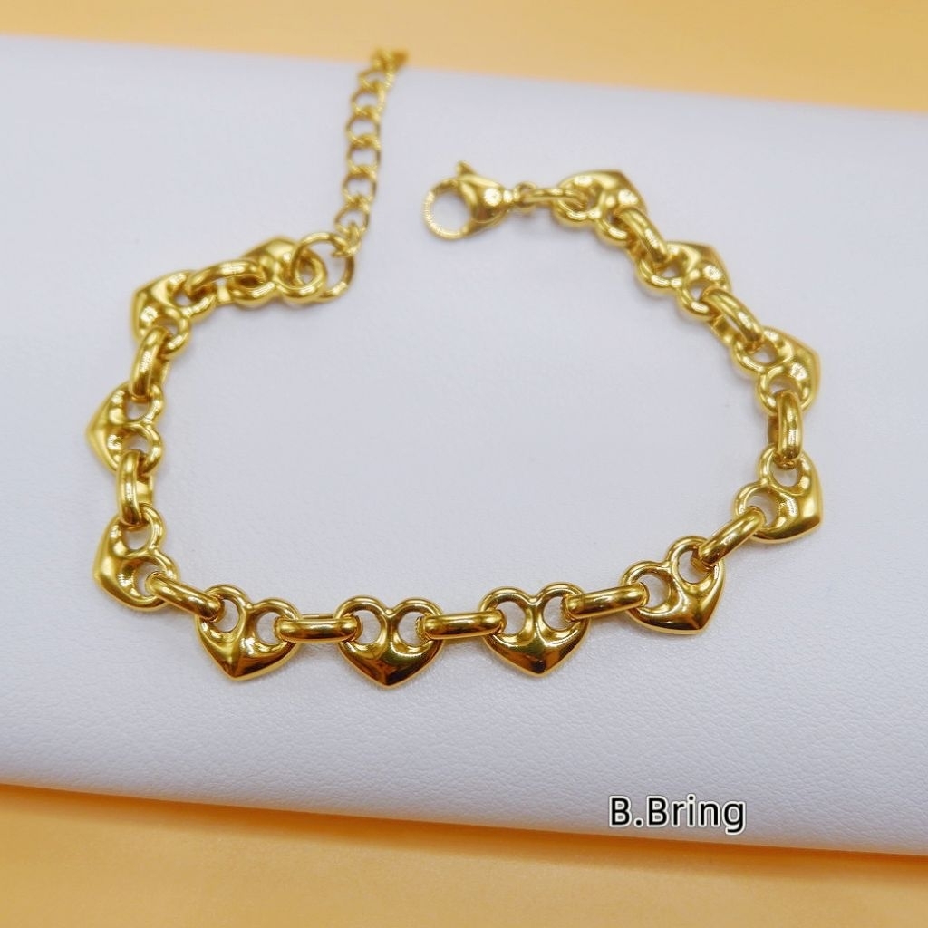 BBสร้อยข้อมือสแตนเลสคล้องทรงหัวใจ
