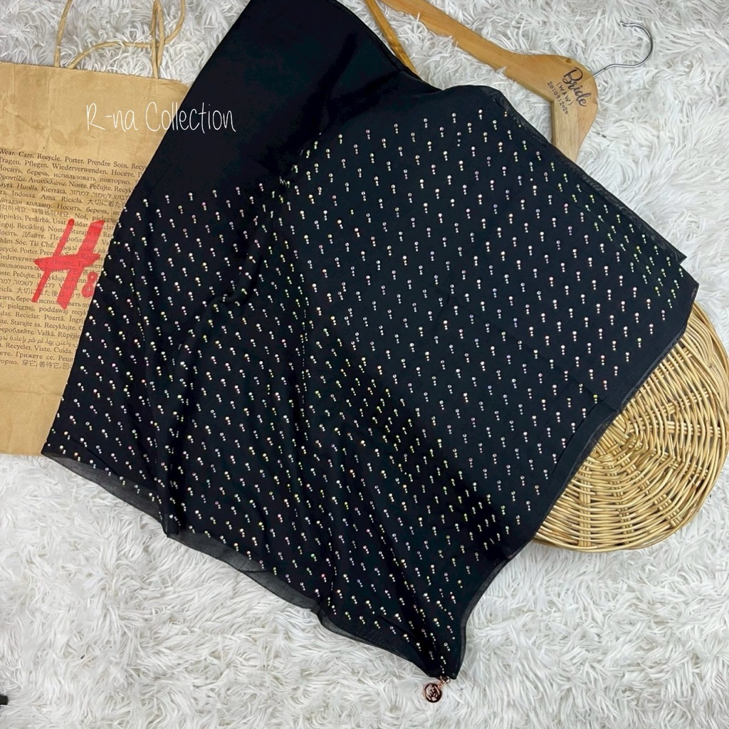 ฮิญาบบาวาเพชรเต็มผืน ริมลูกไม้ หลาสกู มาแรงมาก สวย หรูมากกก