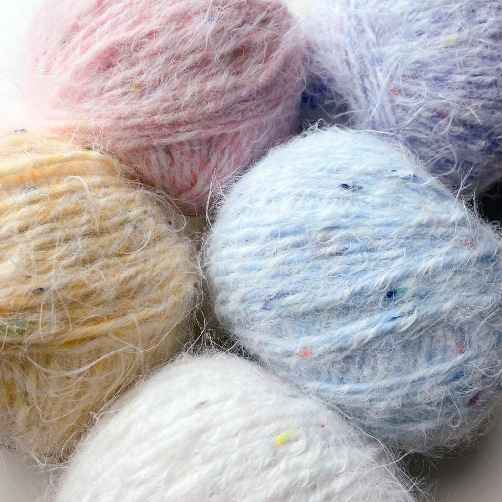 ♡  พร้อมส่ง | Fancy yarn ไหมพรมแฟนซีขนนุ่ม 100 g