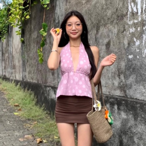 🍓Spice girl🍓ท๊อป เสื้อสายเดี่ยว คอวีลึก สายคล้องคอ ลายจุด สีชมพู ผ้าดี มีความยืดหยุ่นสูง ใส่สบาย สีสวยมาก หวานๆ เซ็กซี่ - รูปที่ 4