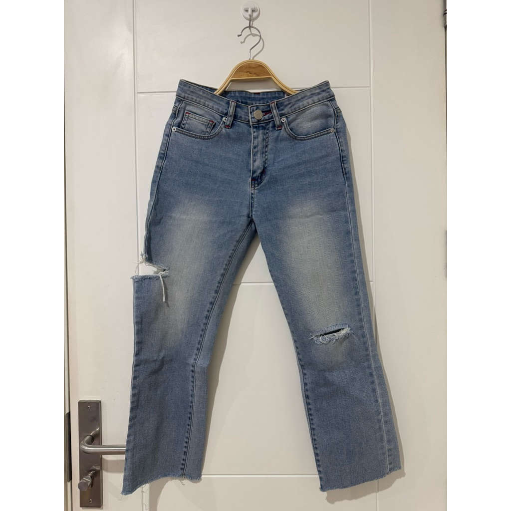 Used like new 🌟กางเกง TBY Jean ไซต์ S (เอว 25-26”/สะโพก 35-36“/ยาว 34“) ส่งต่อ 550 บาทค่ะ
