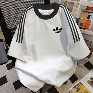 คอกลม สีดำ เสื้อยืดใหม่ล่าสุด สามแถบ แขนสั้น แฟชั่นทันสมัย สำหรับผู้หญิง ผู้ชาย ส่งภายใน 24 ชม