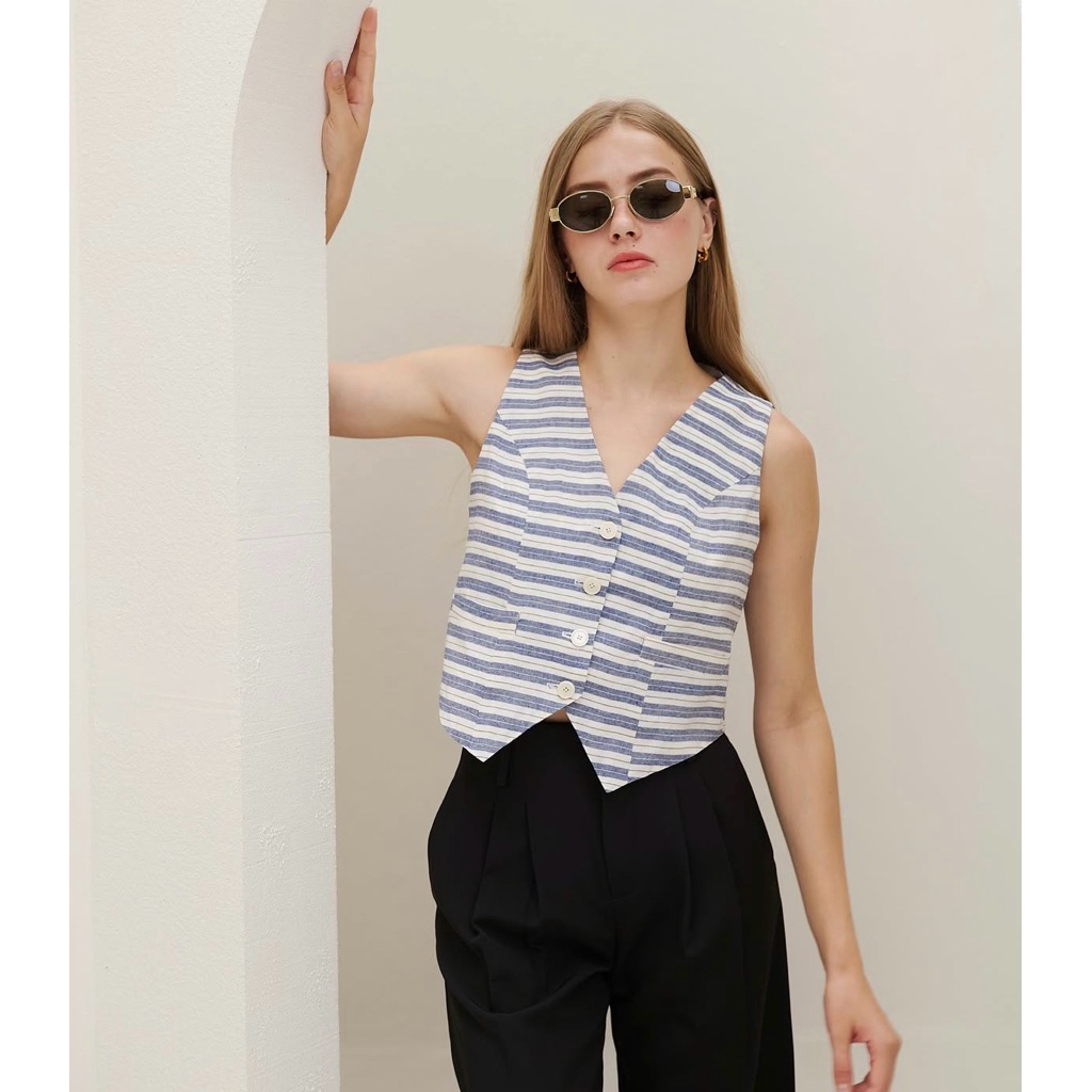 [ส่งต่อ] WCLOTHES Milin vest - navy gray