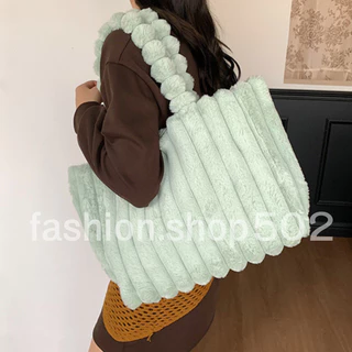 fashion.shop502 กระเป๋าสะพาย ขนเฟอร์นิ่มขนฟู มีช่องด้านใน มีซับ ดีไซน์สวยหรู ดูเเพง ความจุเยอะ พร้อมส่งในไทย B-057