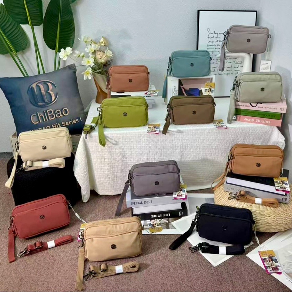 [พร้อมส่งในไทย] กระเป๋าสะพายผ้ากันน้ำ พร้อมสายCrossbodyและสายคล้องมือ แบรนด์แท้CHIBAO No.CB-0020