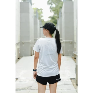 SECONDS UltraLite Run Tee เสื้อวิ่งน้ำหนักเบา ระบายอากาศ โลโก้สะท้อนแสง Unisex