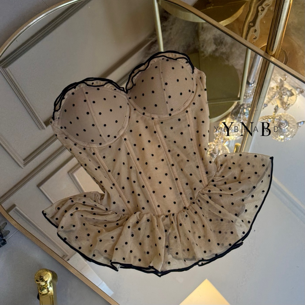 เสื้อทรง Kloset ลายpolka Dot สีครีมนำเข้า