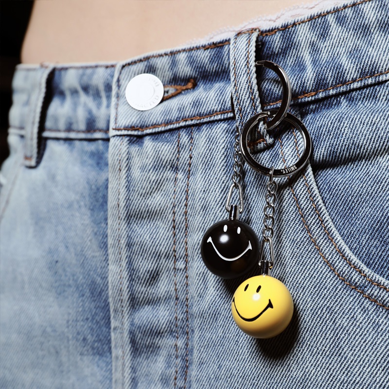 SMILEY® YELLOW/BLACK  ORIGINAL FACE KEYCHAIN