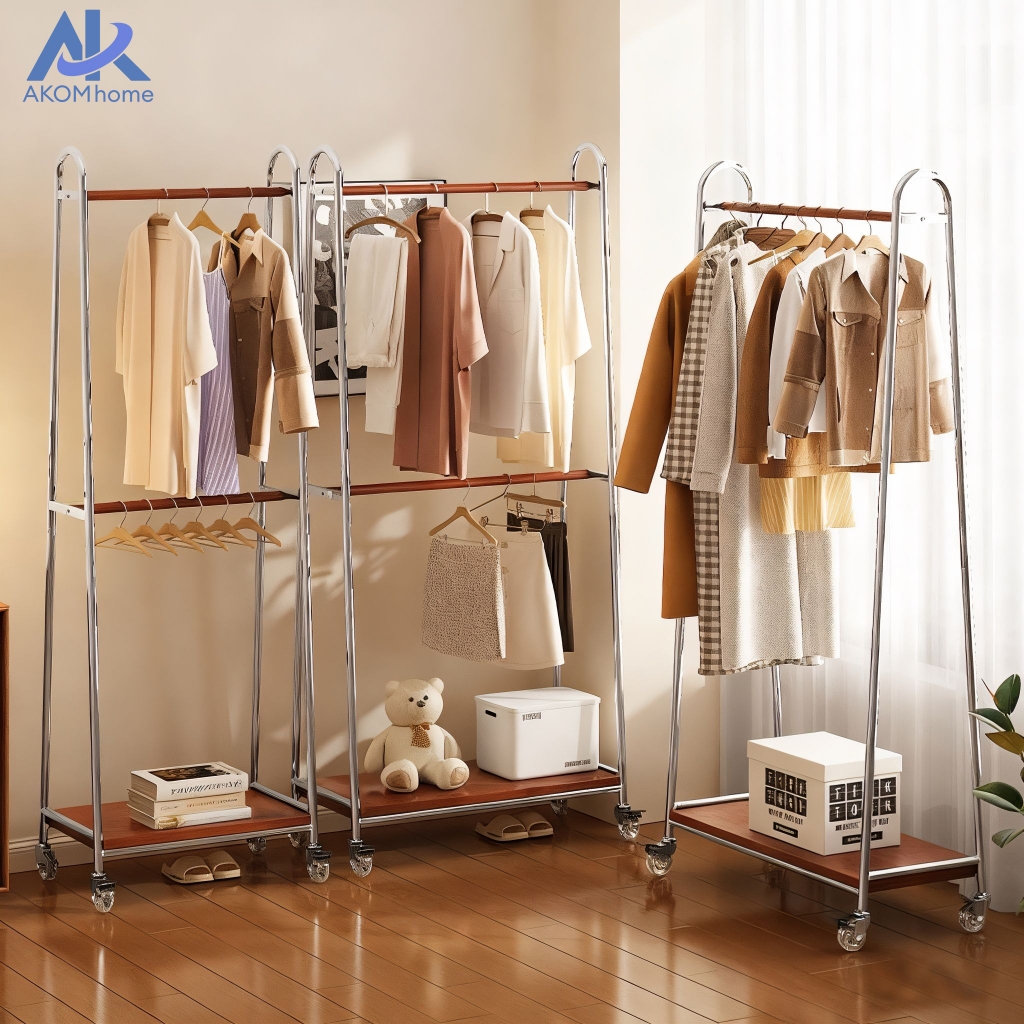 AKOM ราวตากผ้า ไม้แขวนเสื้อ วัสดุสแตนเลส มีล้อ เคลื่อนย้ายได้ ระบบแขวนหลายชั้น + ที่เก็บของด้านล่าง เรียบง่ายและสวยงาม