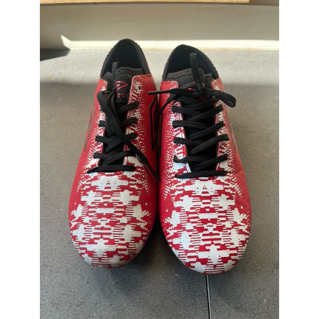 รองเท้าสตั๊ดumbro💯 เด็กโต สภาพดี