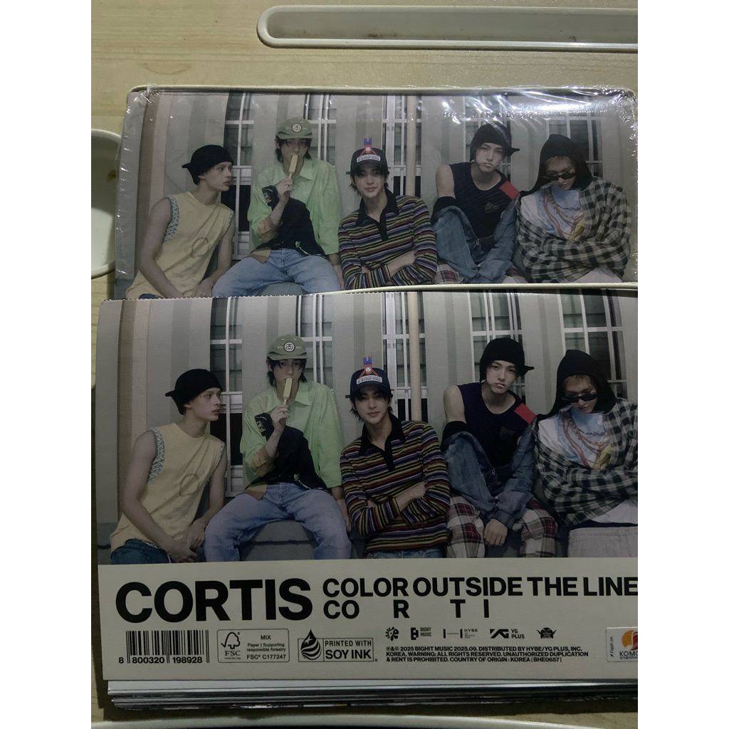 CORTIS The 1st EP album Photobook sene 1,3 (ตำหนิแกะซีล)อ่านรายละเอียดให้ครบถ้วนนะคะ