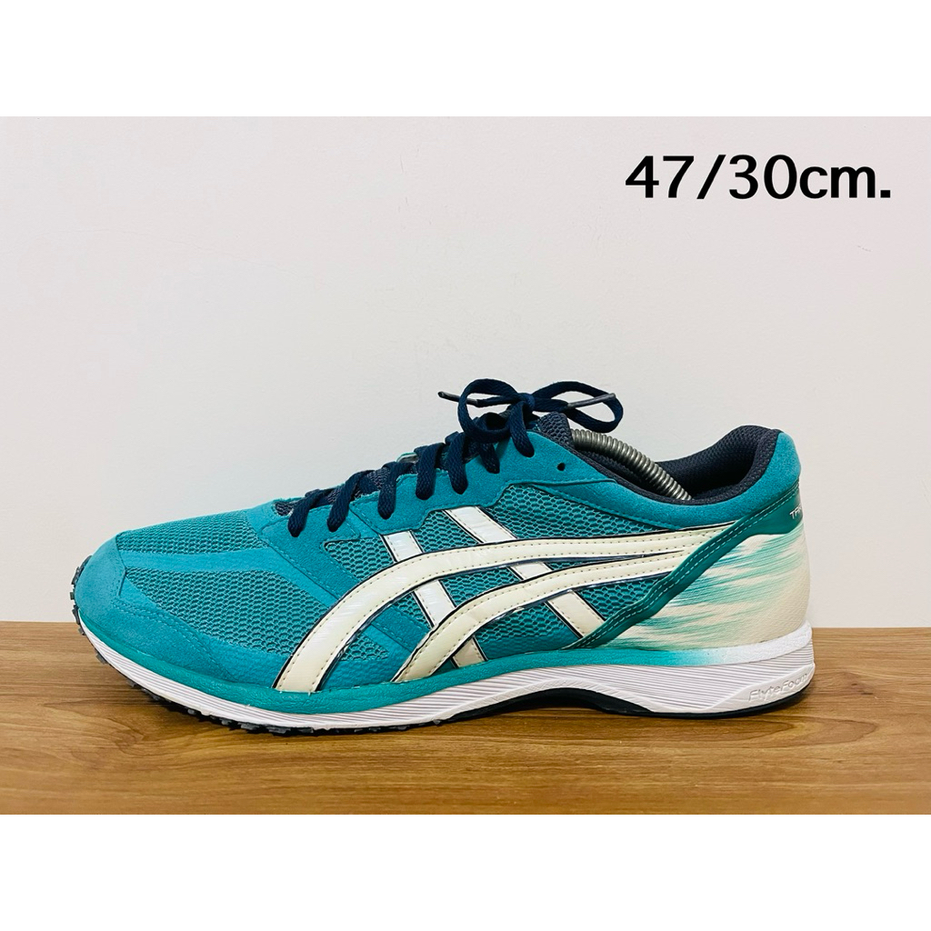 รองเท้าผ้าใบมือสอง asics