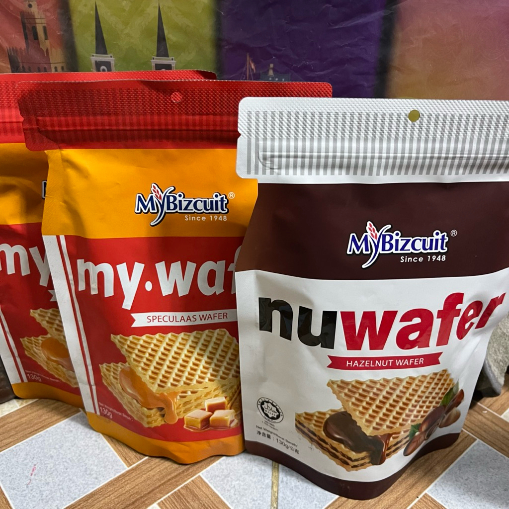 Bizcuit Nuwafer ขนมเวเฟอร์สอดไส้ช็อกโกแลตผสมถั่วฮาเซลนัท ขนาด 130 กรัม
