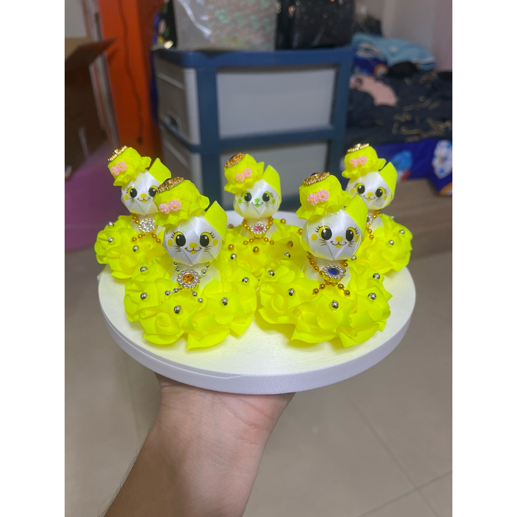 เหรียญโปรยทานน้องแมวมารีเริงระบำ (สินค้าเป็นงานตัวเปล่าคละสี 1 ชุดมี 3 ชิ้น)