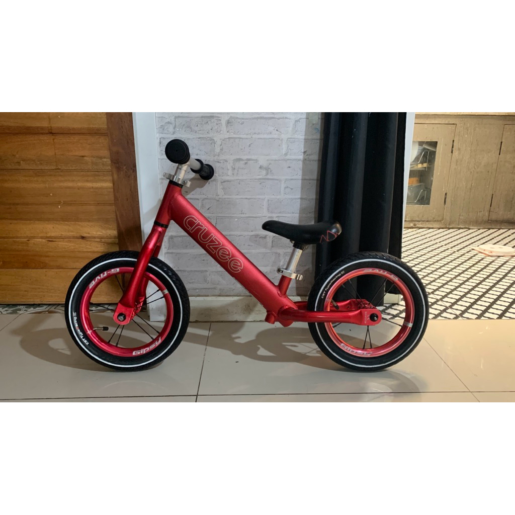 จักรยานทรงตัว cruzee พร้อมล้ออลูมิเนียม gipsy g-five สภาพดี