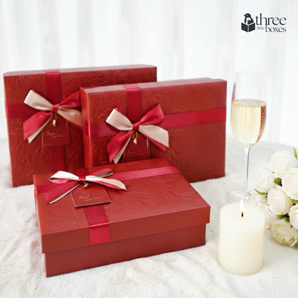 กล่องของขวัญสำเร็จรูป Gift box รุ่น Rosie ฝาครอบ ลายกุหลาบ +การ์ด Best wishes {มี3 สี} กล่องของชำร่ว