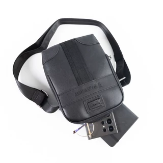 PLAYBOY รุ่น Force Phone Bag กระเป๋าสะพายข้างผู้ชาย รหัส ST-B254PBM334-BK ดีไซน์ทรงโฟนสะพายข้าง สี Carbon Black
