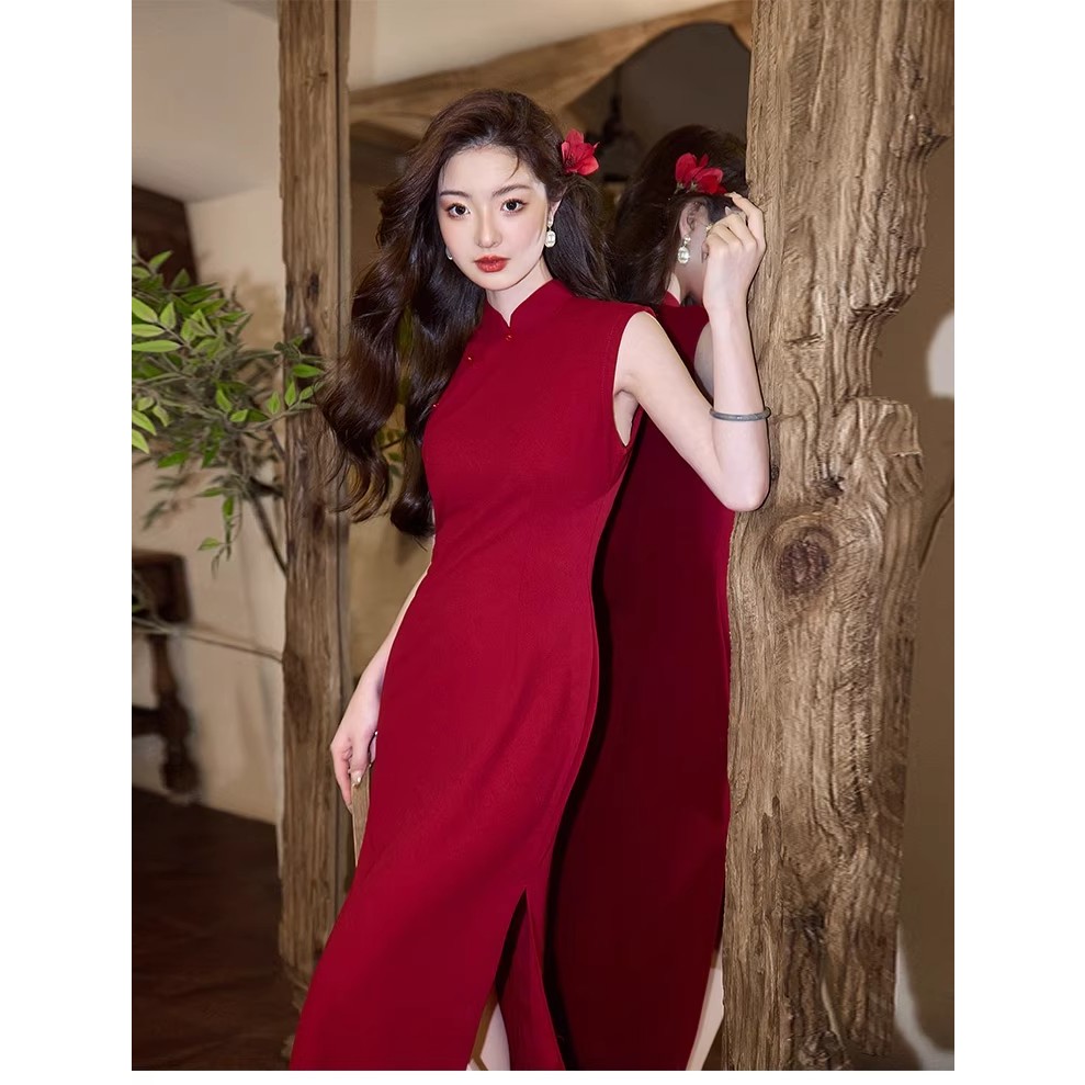 Beryl ชุดเชิงซัมแขนกุดสีแดง สไตล์จีน ชุดเดรสสวยหรูดูแพง Cheongsam ทรงเข้ารูป ดีไซน์เก๋ไก้และเซ็กซี่