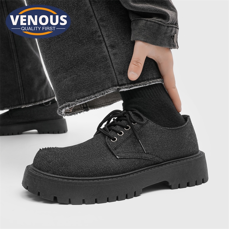 【Venous】2025 รองเท้าหนังดำสีใหม่ รองเท้าผู้ชายคุณภาพสูงแบบ แบบสบาย ๆ รองเท้าบูทต่ำสำหรับผู้ชาย