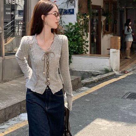 Lalisa พร้อมส่ง🍑เสื้อแขนยาวผู้หญิง คอวีแต่งเซื่อกผูก สีน้ำตาลดีไซน์เรียบหรูเสื้อกันหนาวเสื้อคาร์ดิแกนงานสวยแฟชั่นเกาหลี - รูปที่ 7