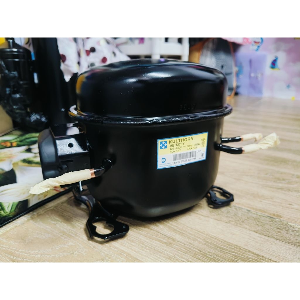 คอมตู้เย็น คอมตู้แช่ มือสอง ยี่ห้อ กุลธร รุ่น AE1370y ขนาด 1/4 แรง น้ำยา R134 อุปกรณ์ครบ พร้อมใช้งาน