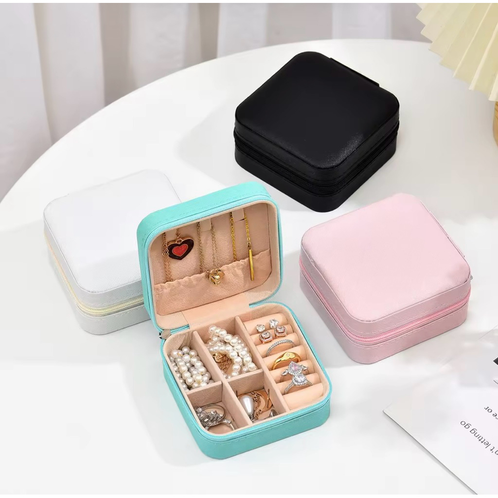 กระเป๋าเก็บเครื่องประดับแบบพกพา กระเป๋าเล็กสำหรับต่างหู แหวน และสร้อยคอ