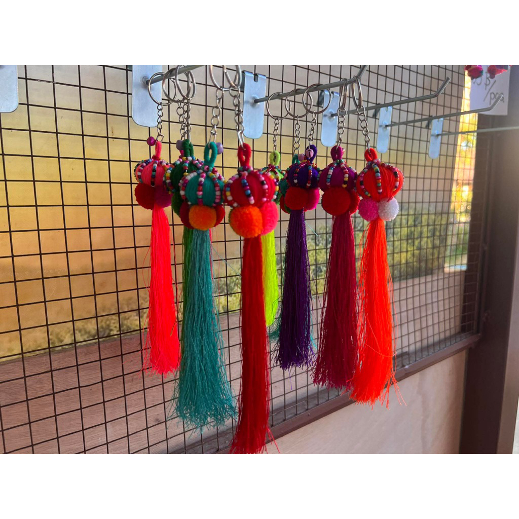 พวงกุญแจ พู่แม้ว handmade chiangmai