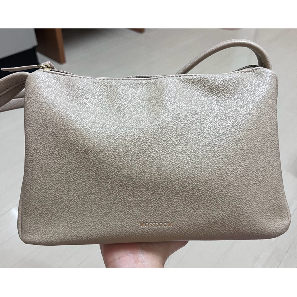 กระเป๋าแบรนด์ไทย Mossdoom สีครีม👜 กระเป๋ามือสอง