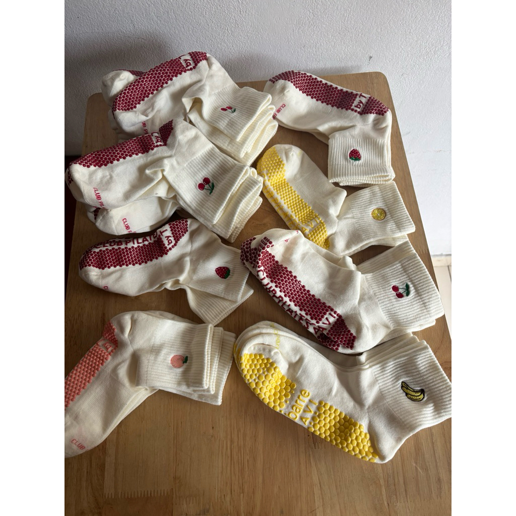 S M⚠️no tag club pilates by tavi fruit yoga crew socks