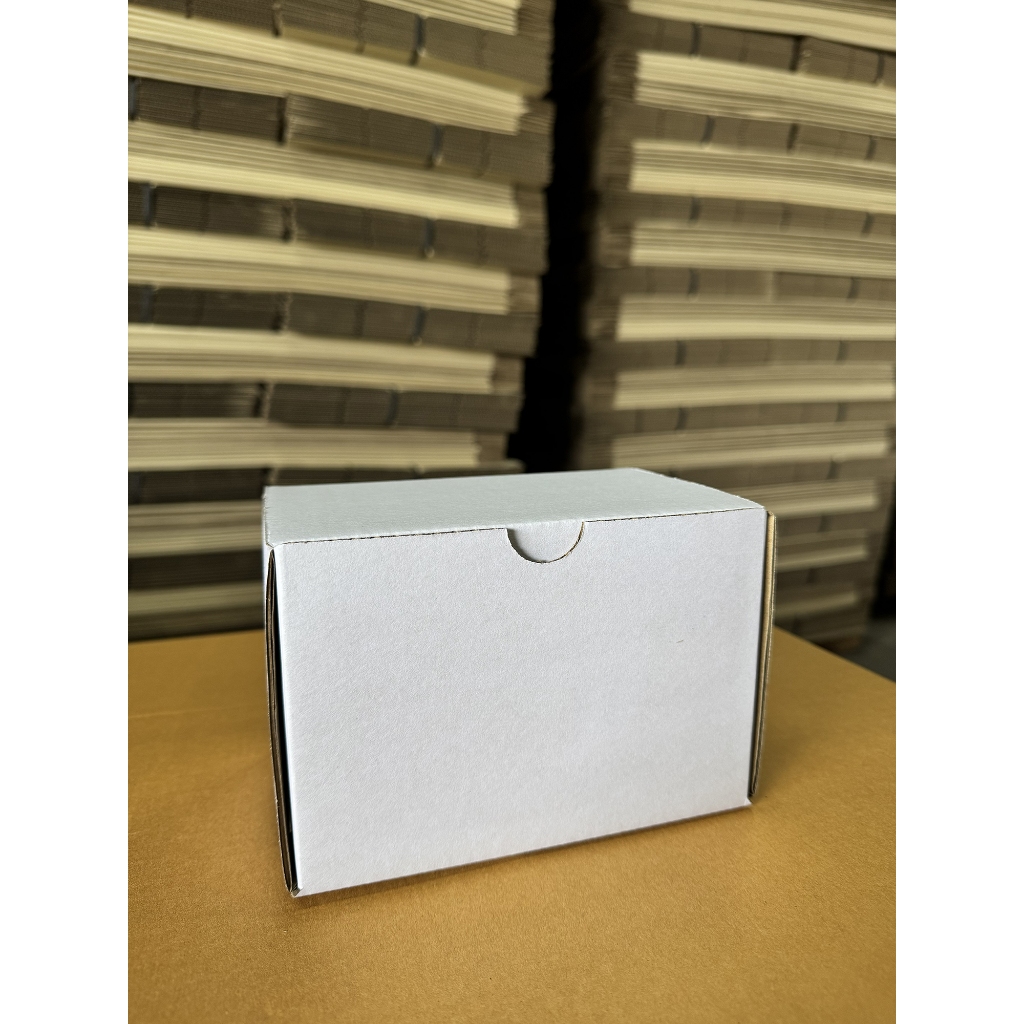 กล่องไดคัท L ขนาด 21 x 14.5 x 14 cm 1 แพ๊ค / 20 ใบ