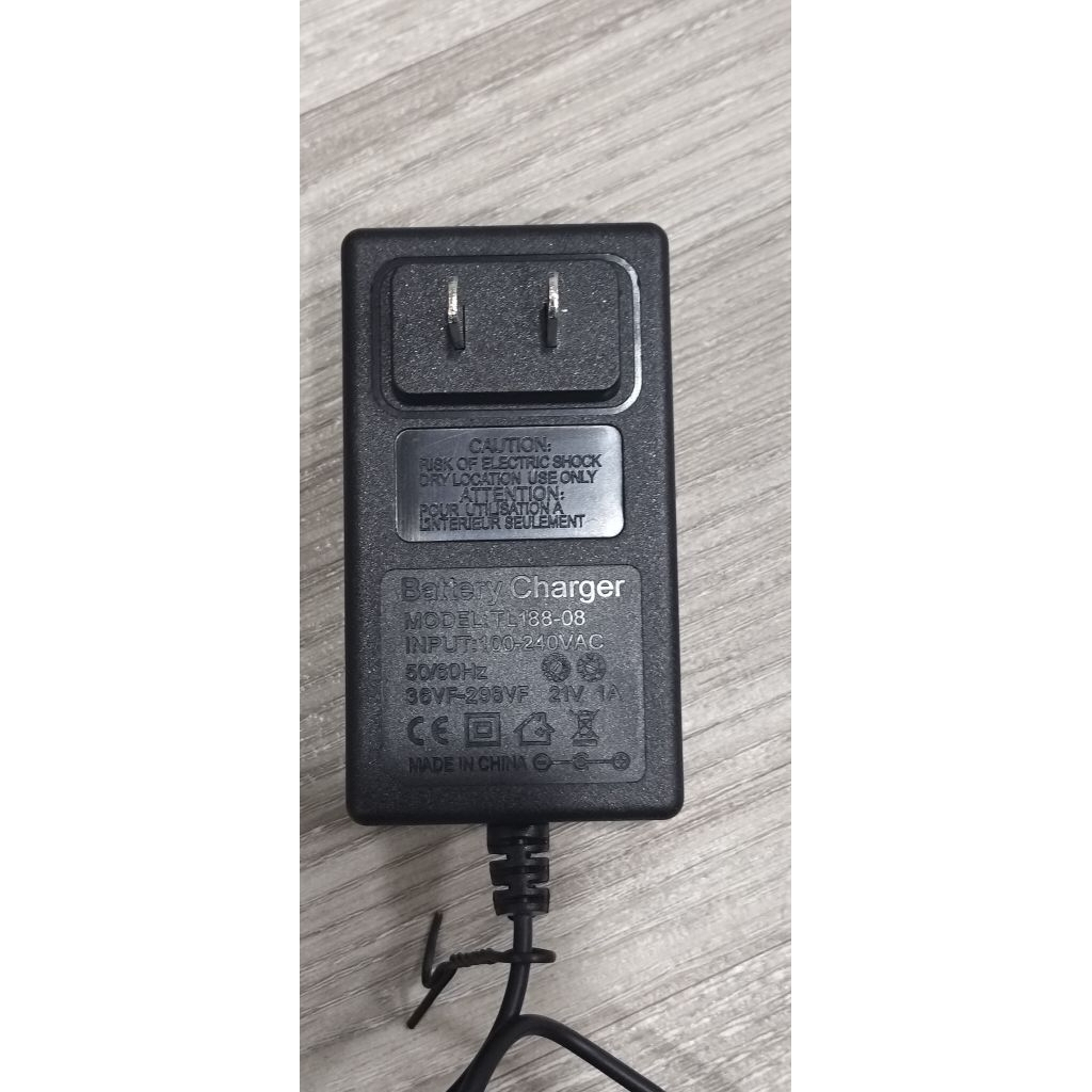 ที่ชาร์ทแบต ลิเธียม 21v