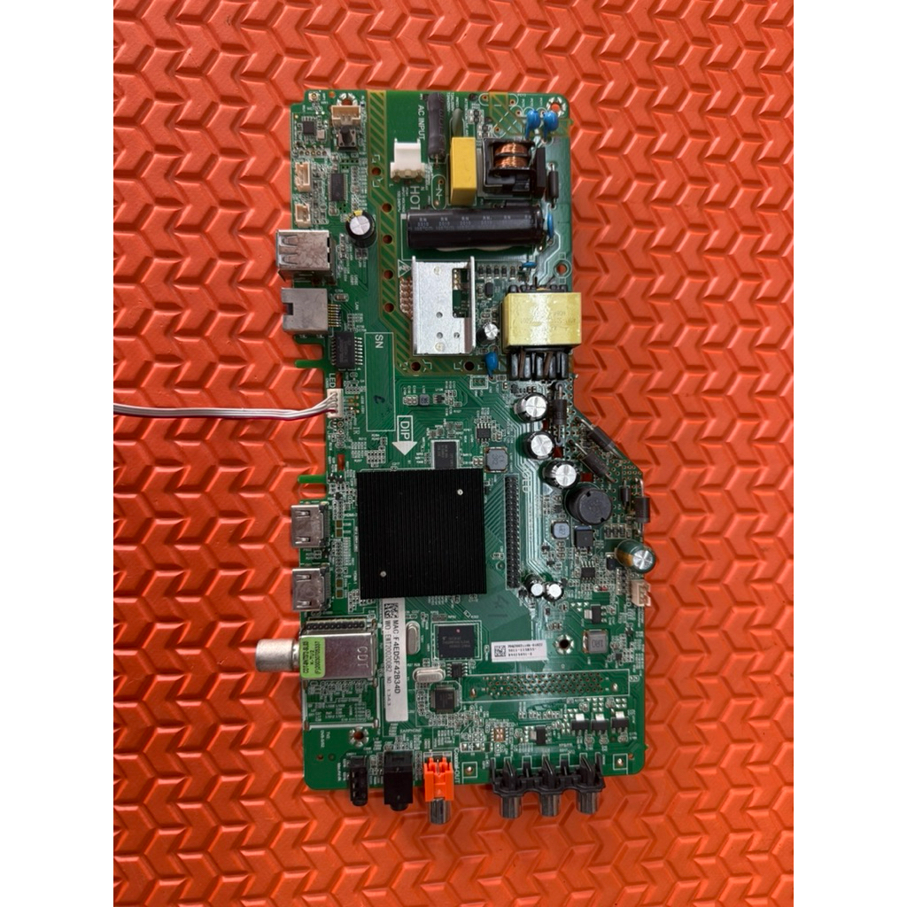 เมนบอร์ดทีวี PHILIPS รุ่น 32PHT5853S/67 เบอร์จอ V320BJ8-Q01