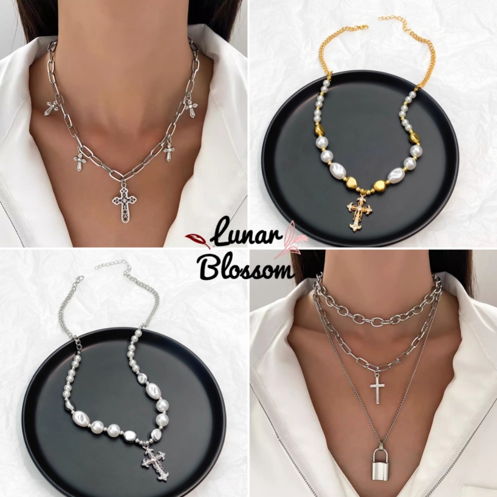 Lunar Blossom💫💫สร้อยคอไข่มุกสไตล์ยุโรปและอเมริกาพร้อมจี้ไม้กางเขนโลหะผสมและฝังเพชร ดีไซน์หรูหราในราคาที่เอื้อมถึง