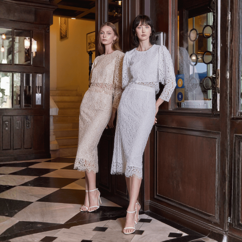 TheLoopBangkok| The Khloe Set ชุดเซ็ตเสื้อลูกไม้แขนยาว+กระโปรงสอบ