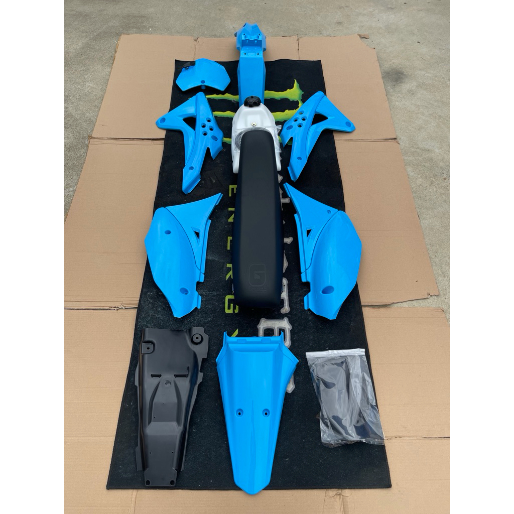 ชุดสีแต่ง KLX150 จากสำนักแต่ง Gordon’s อินโดนีเซีย (สีฟ้า goPro)