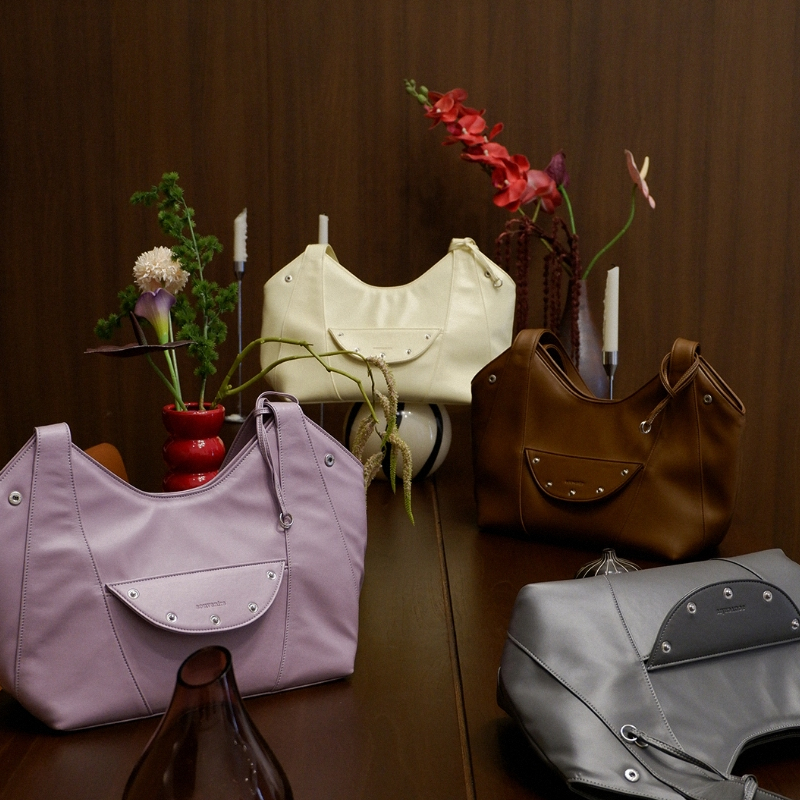 PINN BAG / กระเป๋าผู้หญิงสะพายไหล่ใบใหญ่