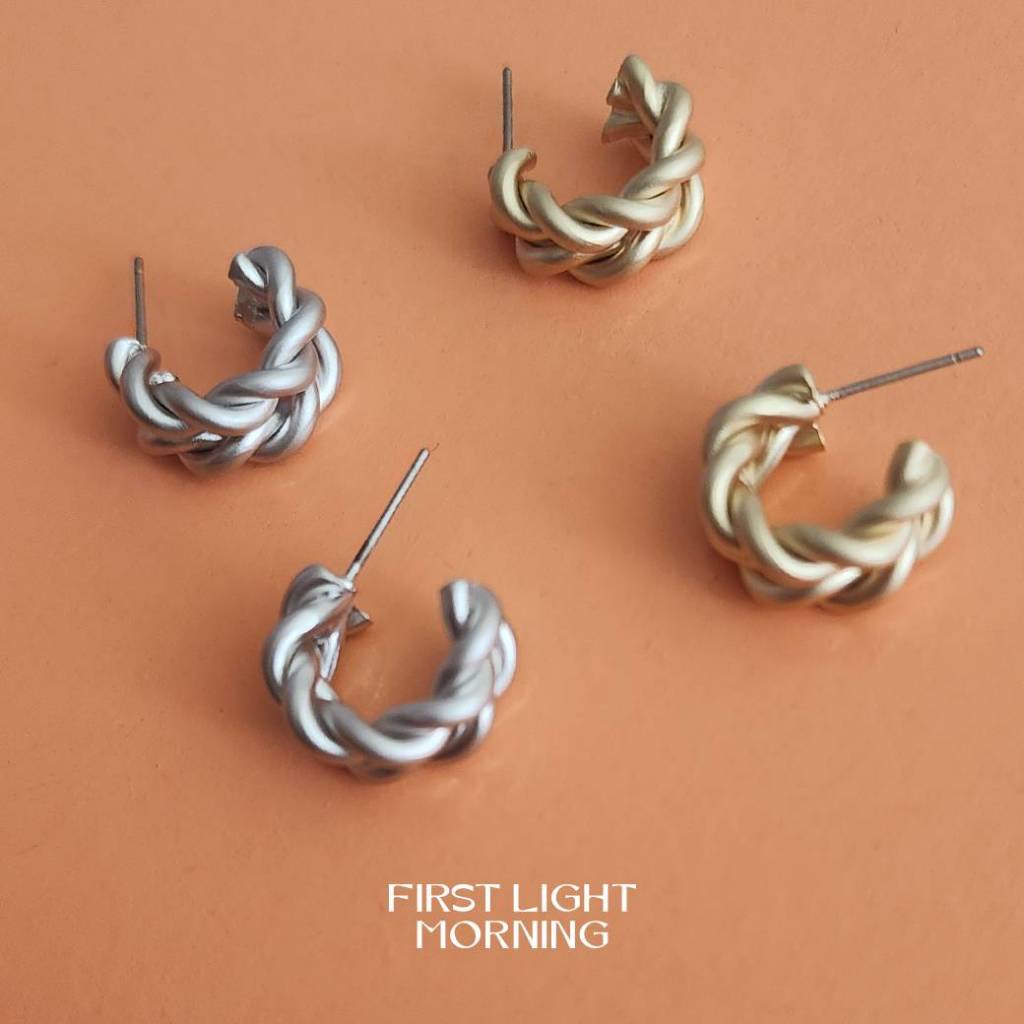 First  Light  Morning : Jodie Earrings ต่างหูห่วง Minimal