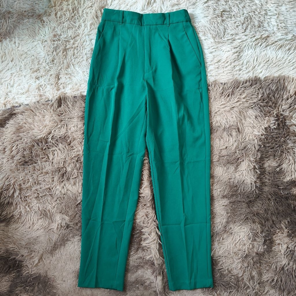 กางเกง Gu           .