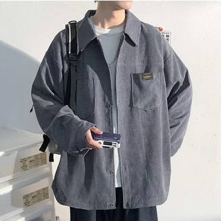 Fabedy เสื้อเชิ้ตผ้าลูกฟูกสไตล์เกาหลีสำหรับผู้ชาย ทรงหลวม สวมใส่สบาย ทันสมัย Men Clothing【COD】