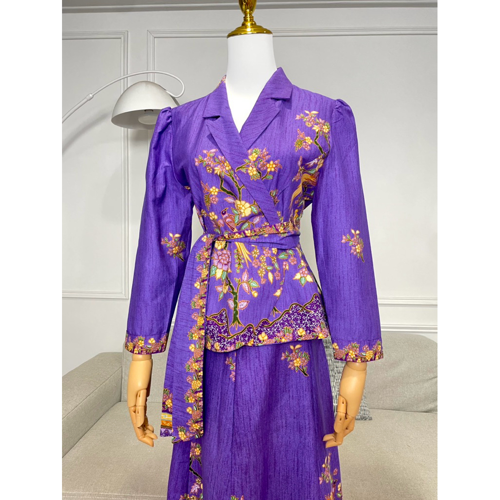 ชุดเซททรงสูทปาเต๊ะ “Purple Bloom” by D’Rarin